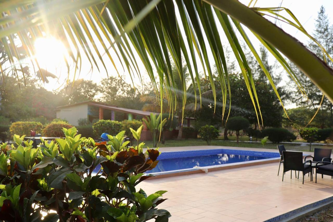 Yuna Village Garden Resort Tubaya Esterno foto